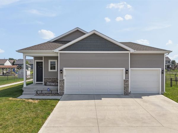 1219 12th Street SE, Bondurant, IA 50035