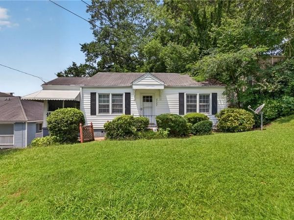 2727 Humphries Street , East Point, GA 30344