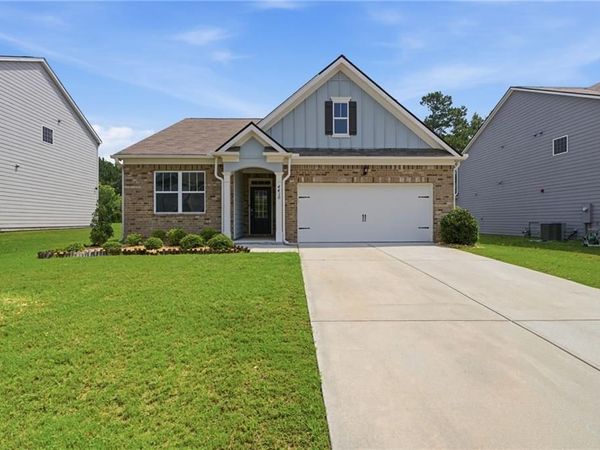 4410 Montberry Ln, Fairburn, GA 30213