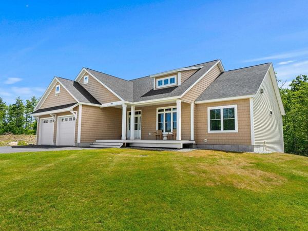 441 Blane Circle, Unit 12, Pembroke, NH 03275