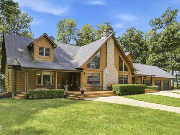 1375 N 800 E, Manilla, IN 46150