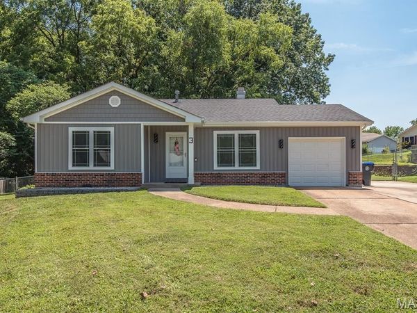 3 Thornway Court, St Peters, MO 63376