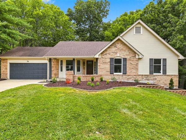 12 Scarlet Oak Court , Lake St Louis, MO 63367