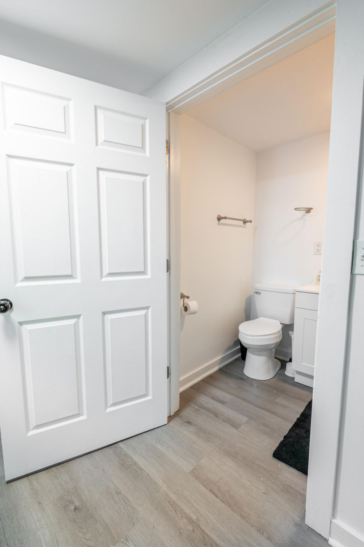 5470 Annette Street Photo 12