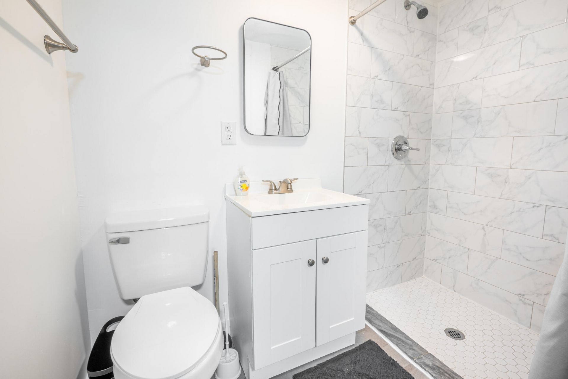 5470 Annette Street Photo 13