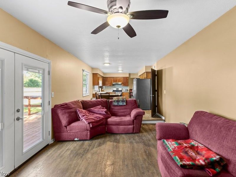 586 Brookpark Drive, Cuyahoga Falls, OH 44223 Photo 10