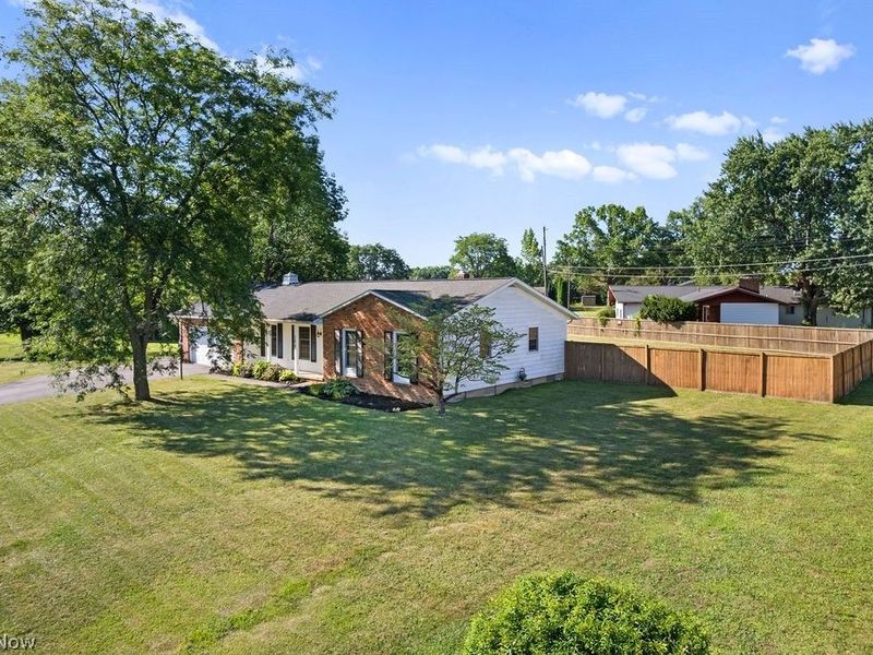 586 Brookpark Drive, Cuyahoga Falls, OH 44223 Photo 2
