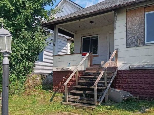 2003 Madison Avenue, Huntington, WV 25704