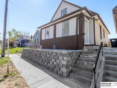 1211 Arbor Street, Omaha, NE 68108