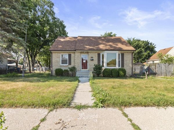 1704 Milwaukee AVENUE, South Milwaukee, WI 53172