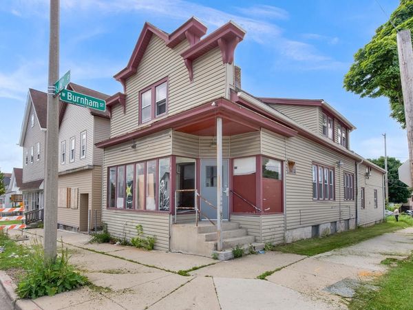 1901 S 6th STREET, Milwaukee, WI 53204
