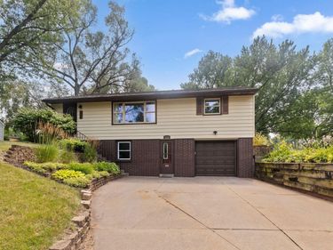 1716 County Road C E, Maplewood, MN 55109