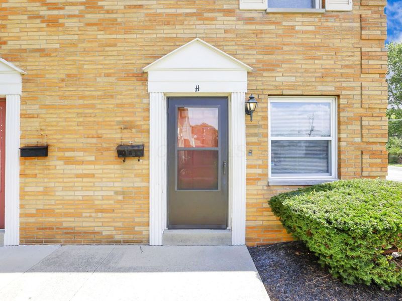 1746 Pine Tree Street S, Unit H, Columbus, OH 43229 Photo 1