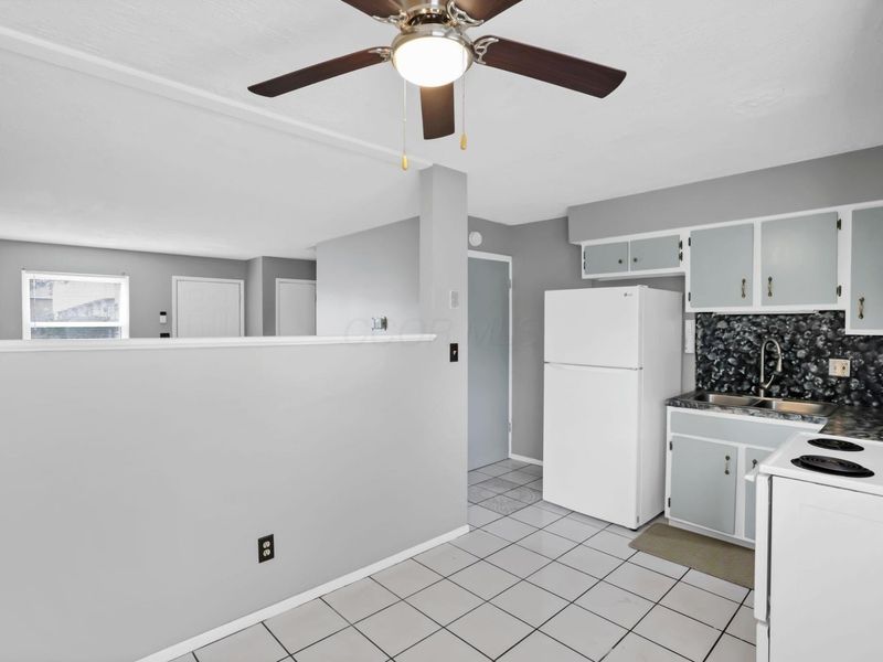 1746 Pine Tree Street S, Unit H, Columbus, OH 43229 Photo 15