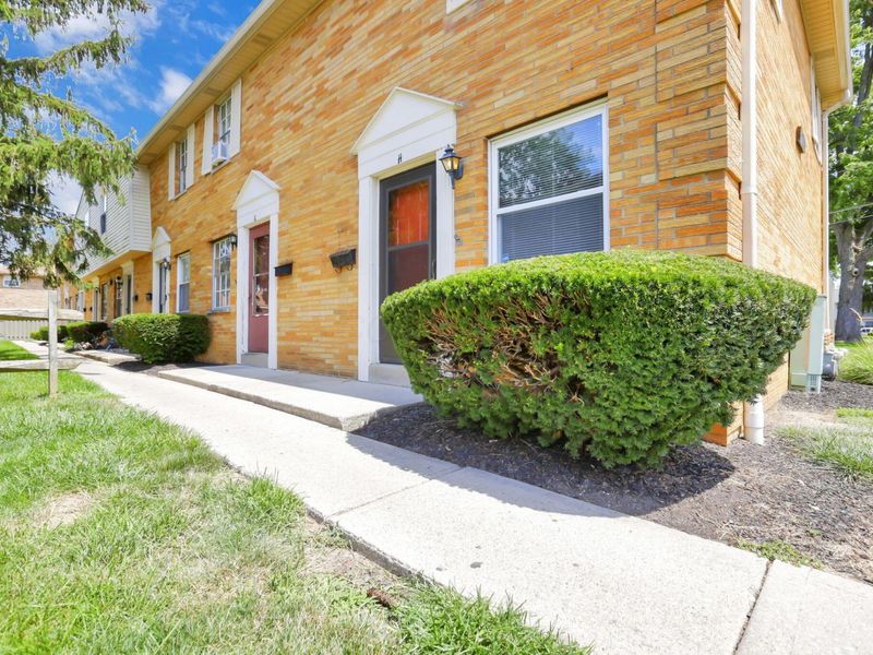 1746 Pine Tree Street S, Unit H, Columbus, OH 43229 Photo 2