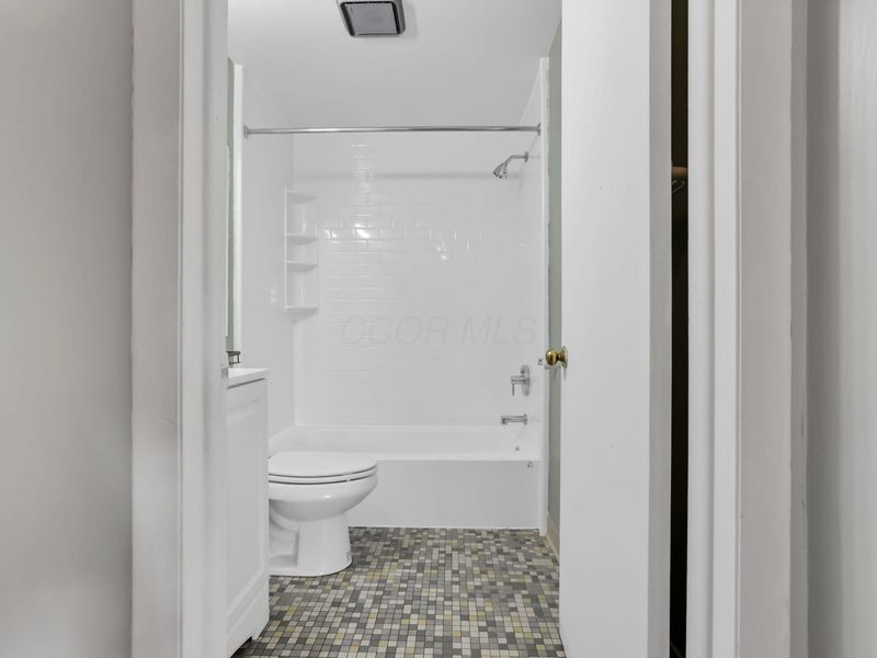 1746 Pine Tree Street S, Unit H, Columbus, OH 43229 Photo 30