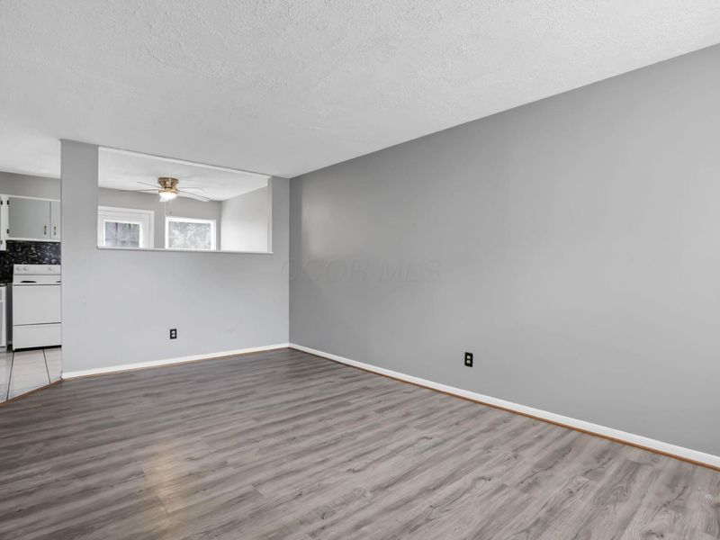 1746 Pine Tree Street S, Unit H, Columbus, OH 43229 Photo 9