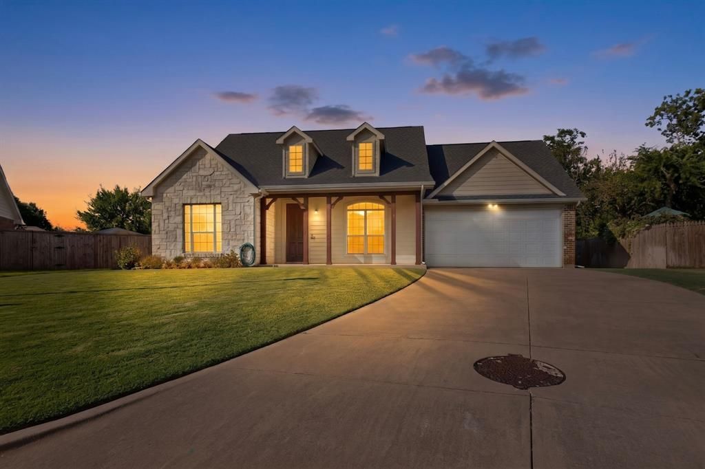510 Mattie Lane, Lake Dallas, TX 75065 Main Photo