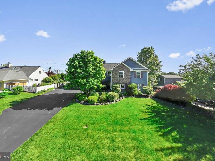 21 Red Rose Drive , Levittown, PA 19056 Main Photo