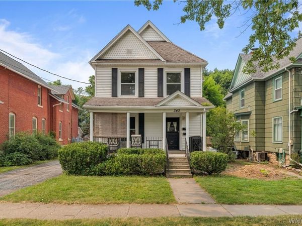 343 East Avenue , Lockport, NY 14094