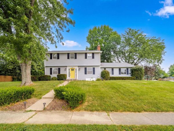 908 Whispering Trail, Greenfield, IN 46140