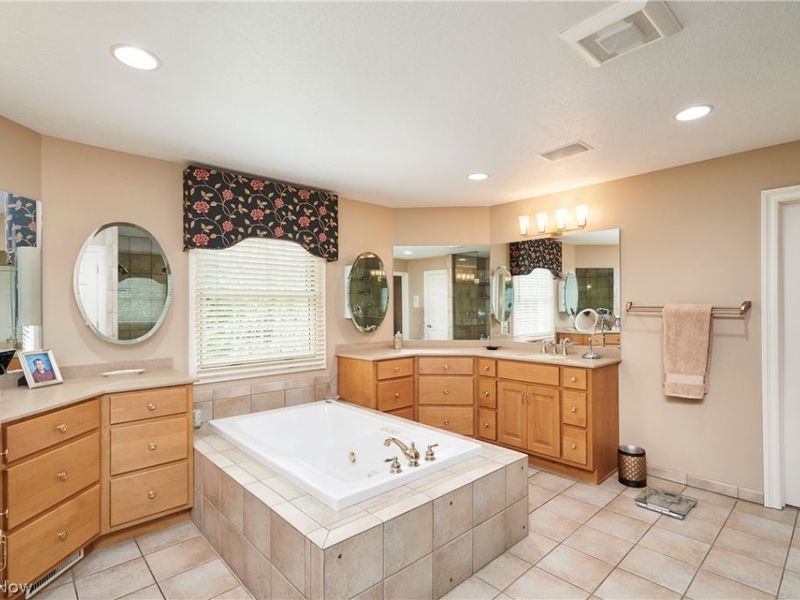 662 Heatherleigh Drive, Akron, OH 44333 Photo 25