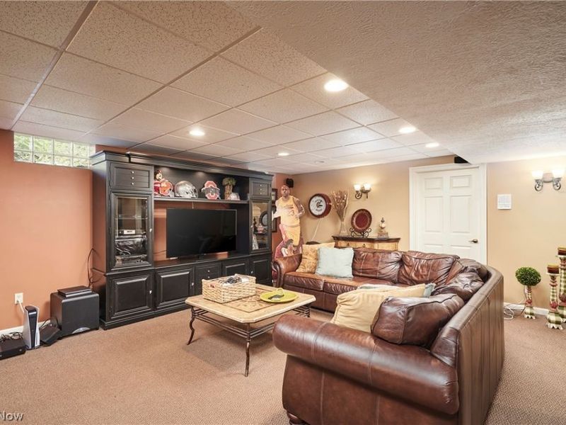 662 Heatherleigh Drive, Akron, OH 44333 Photo 33