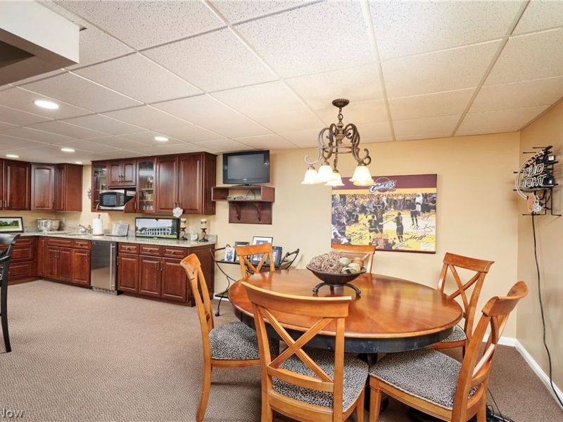 662 Heatherleigh Drive, Akron, OH 44333 Photo 35