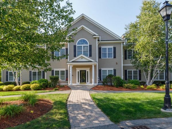 14-8 Carriage Way, Manchester, NH 03102