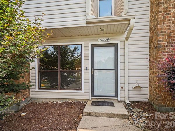 11009 Carmel Crossing Road , Charlotte, NC 28226