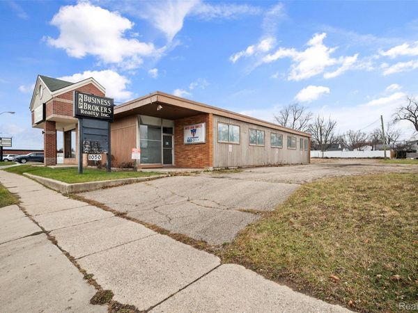 1050 W HURON Street, Waterford Township, Mi 48328