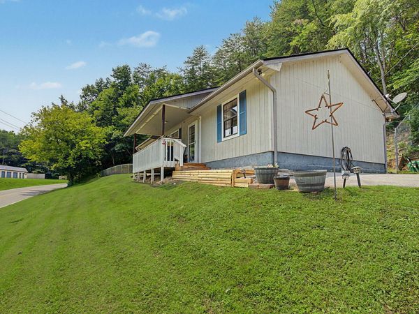 524 Pine Mountain Road, Pigeon Forge, TN 37863
