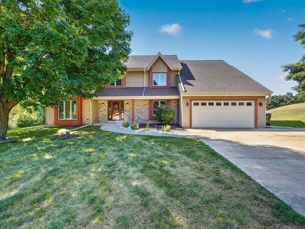 W248S6845 Sugar Maple Drive, Waukesha, WI 53189