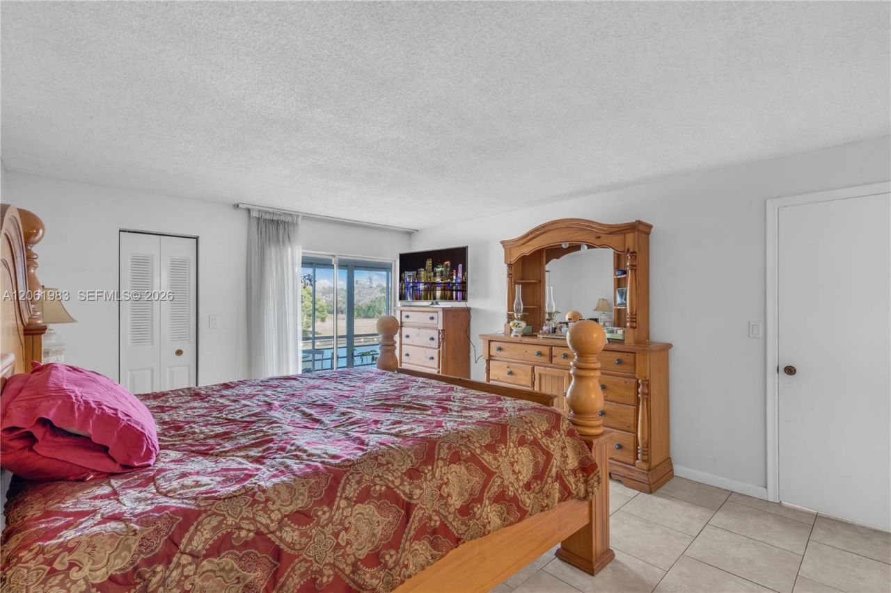 3551 Inverrary Dr , Unit 208, Lauderhill, FL 33319 Photo