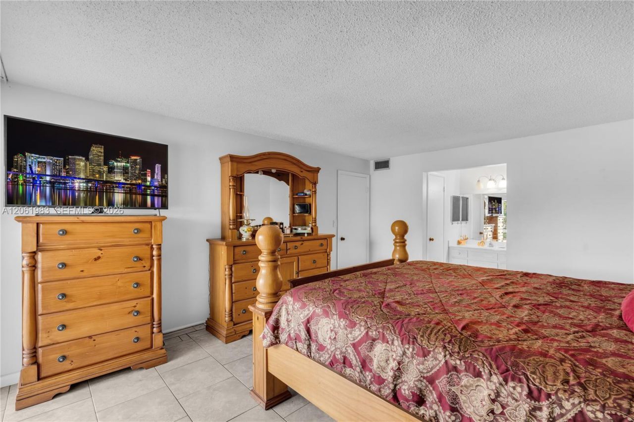 3551 Inverrary Dr , Unit 208, Lauderhill, FL 33319 Photo