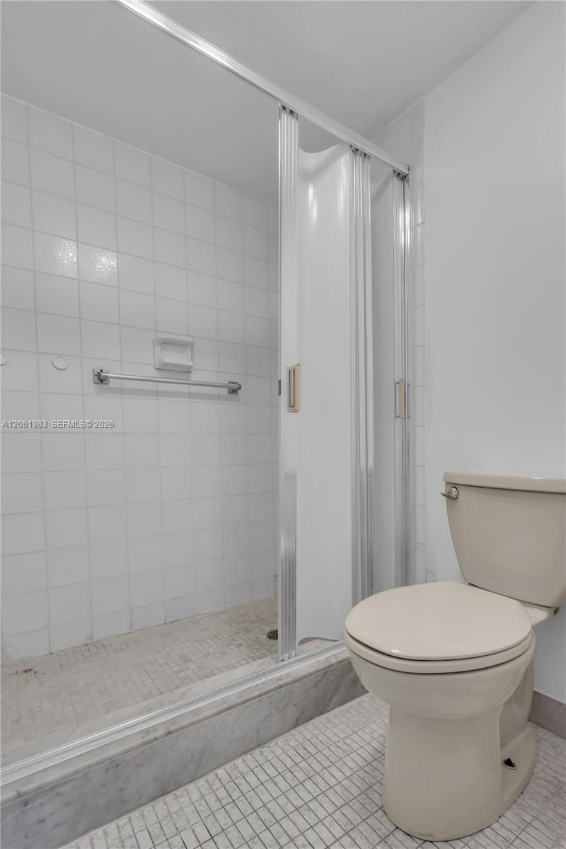 3551 Inverrary Dr , Unit 208, Lauderhill, FL 33319 Photo