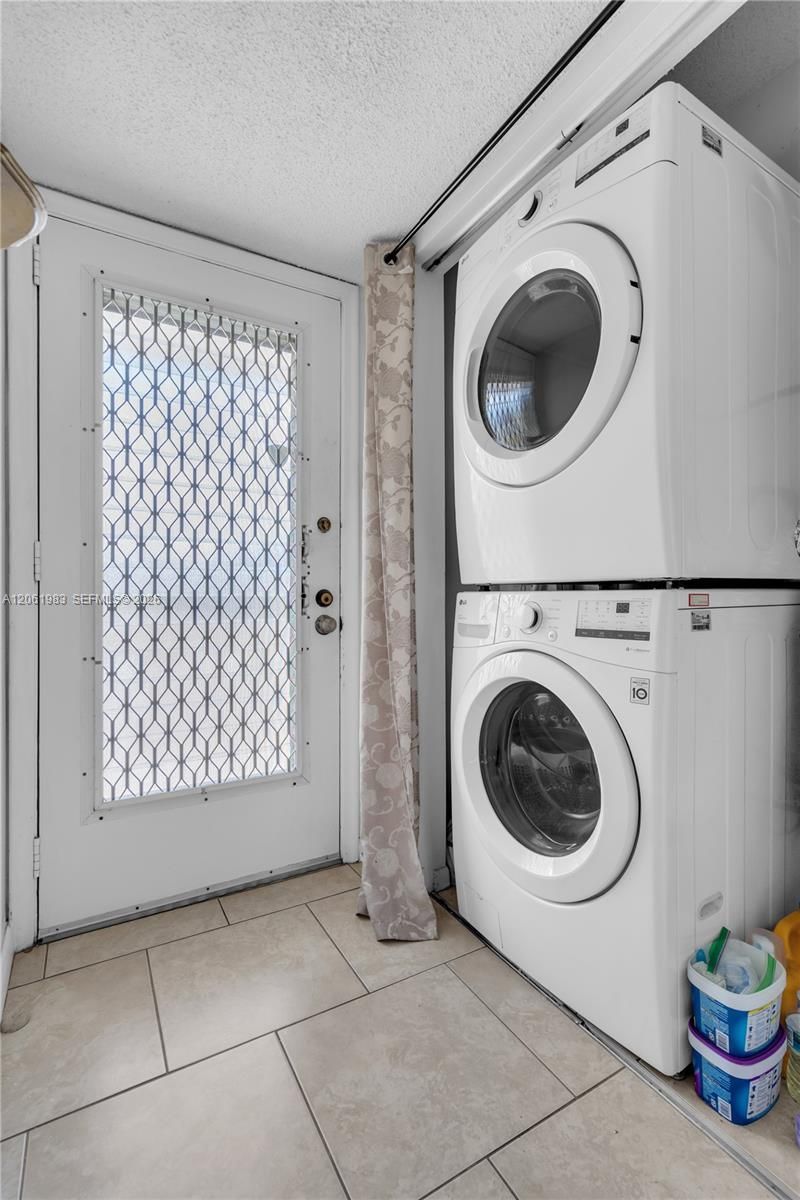 3551 Inverrary Dr , Unit 208, Lauderhill, FL 33319 Photo