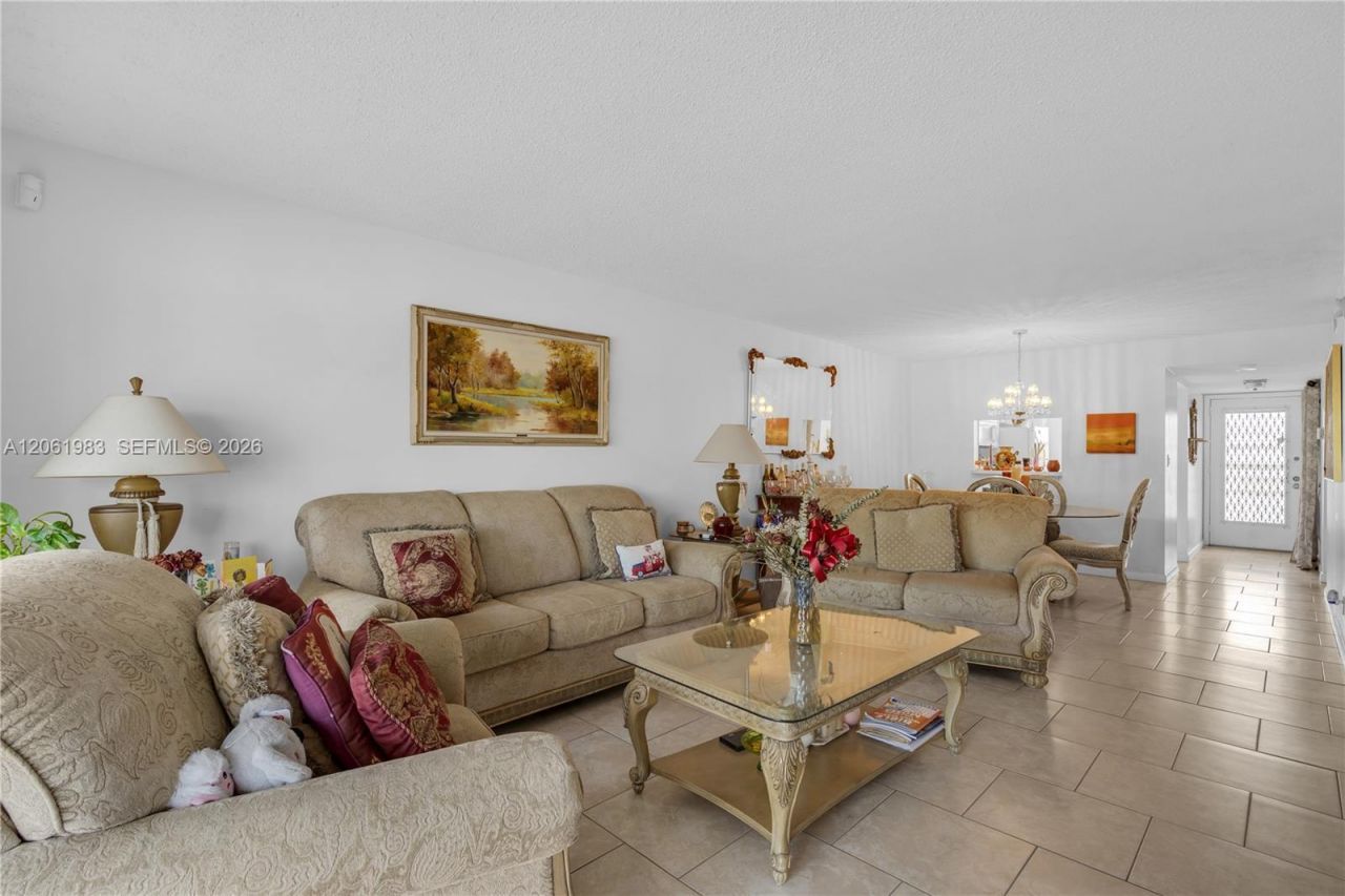 3551 Inverrary Dr , Unit 208, Lauderhill, FL 33319 Photo