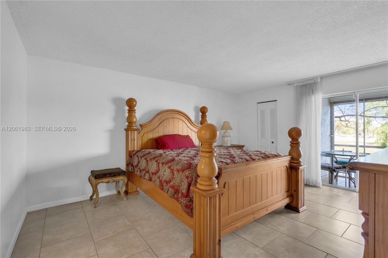 3551 Inverrary Dr , Unit 208, Lauderhill, FL 33319 Photo