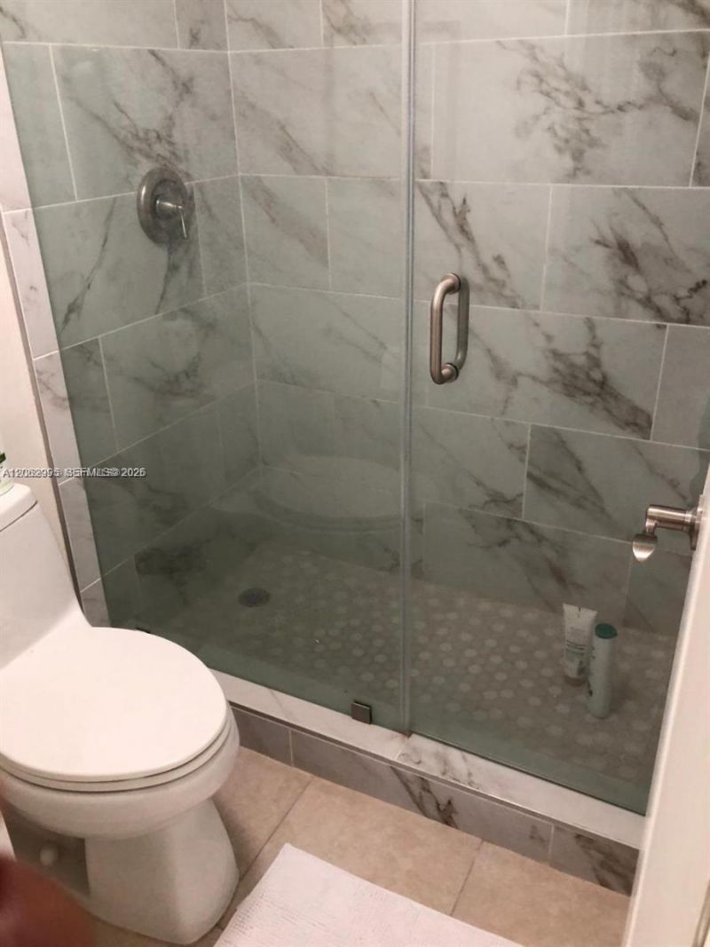 5701 Collins Ave , Unit 919, Miami Beach, FL 33140 Photo