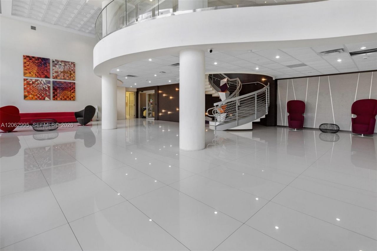 5701 Collins Ave , Unit 919, Miami Beach, FL 33140 Photo