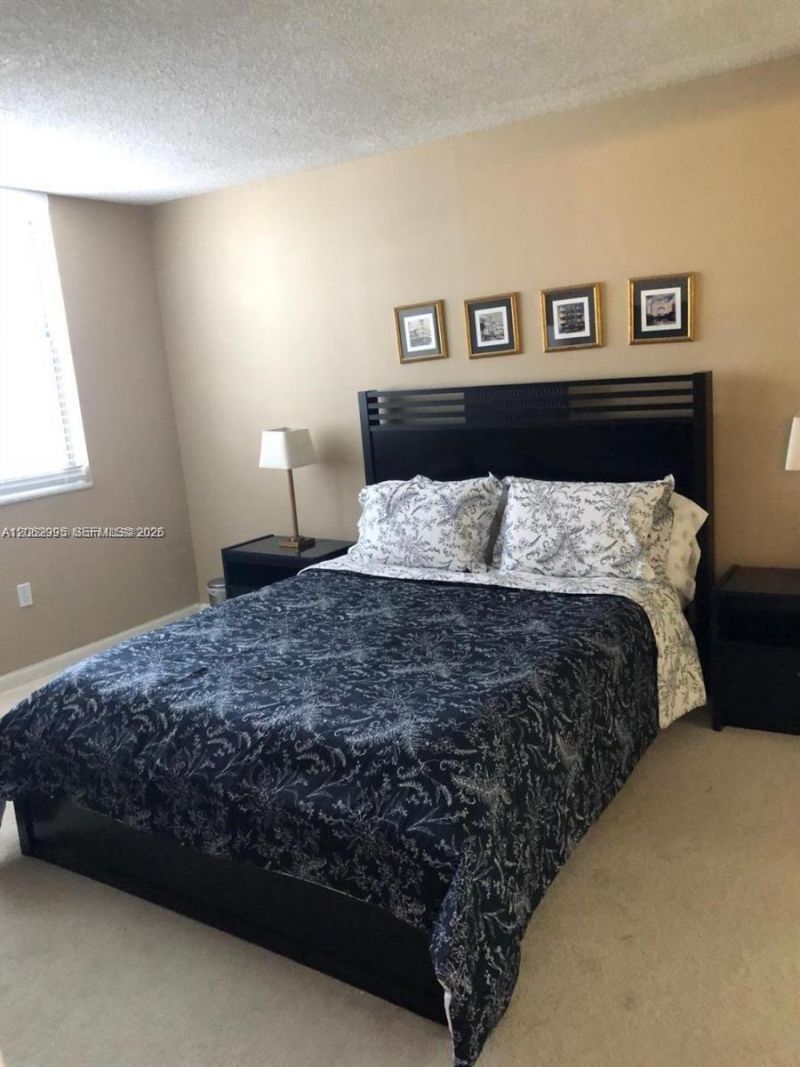 5701 Collins Ave , Unit 919, Miami Beach, FL 33140 Photo