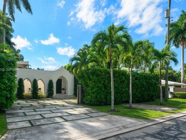 110 3rd San Marino Ter , Miami Beach, FL 33139