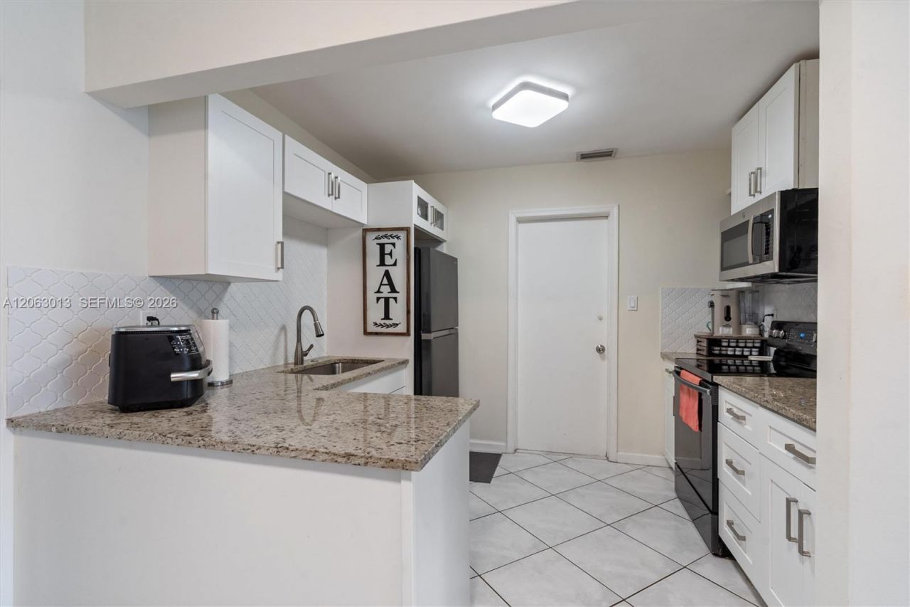 5713 NW 87th Ave, Tamarac, FL 33321 Photo