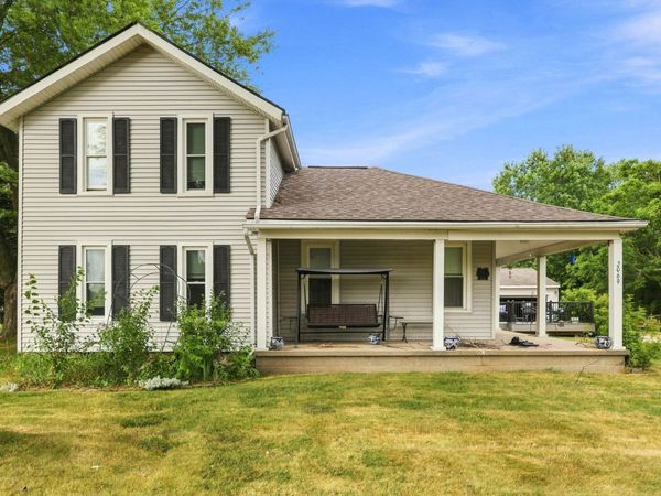 2069 Packard Highway, Charlotte, MI 48813