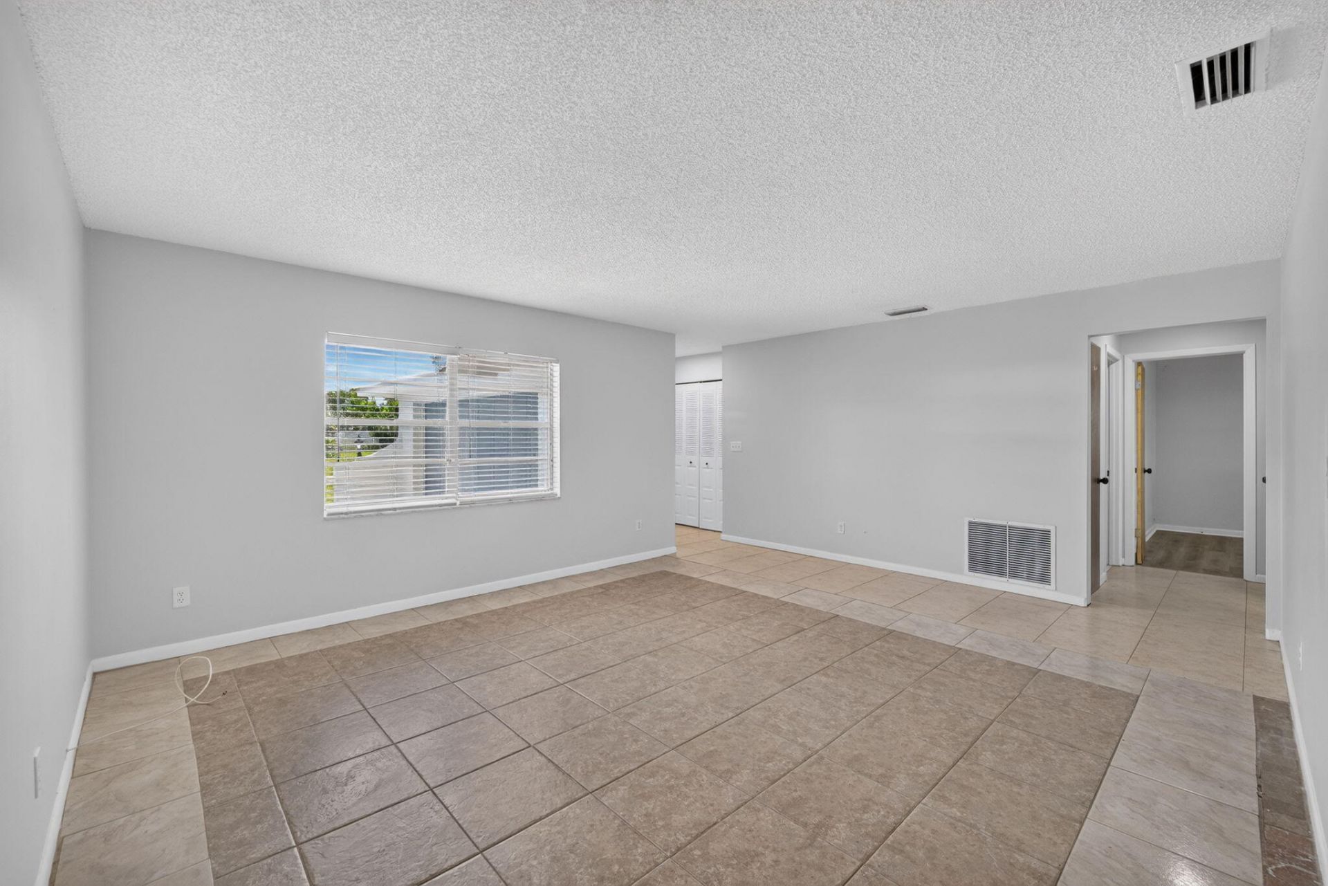 313 SE Atlas Terrace, Port Saint Lucie, FL 34983 Photo