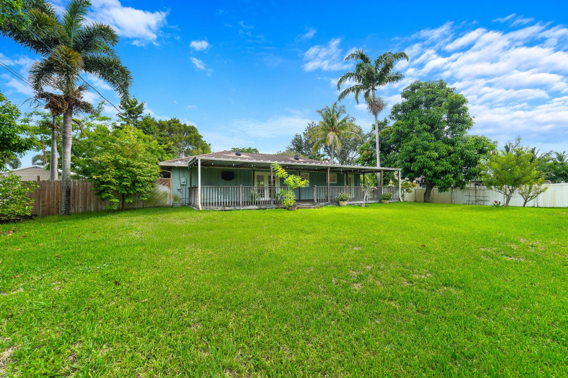 110 W Mango Road, Lake Worth, FL 33467 Photo