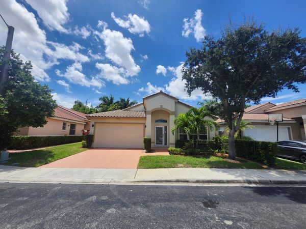 10246 SW 16th Court, Pembroke Pines, FL 33025