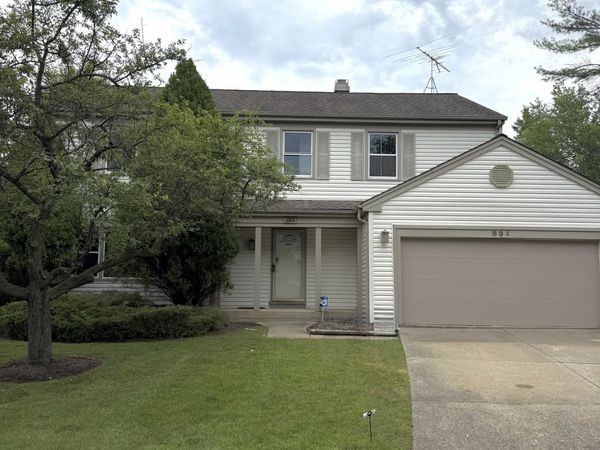894 Thompson Boulevard, Buffalo Grove, IL 60089