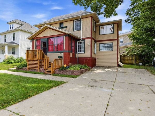 1717 3rd Avenue SE, Cedar Rapids, IA 52403